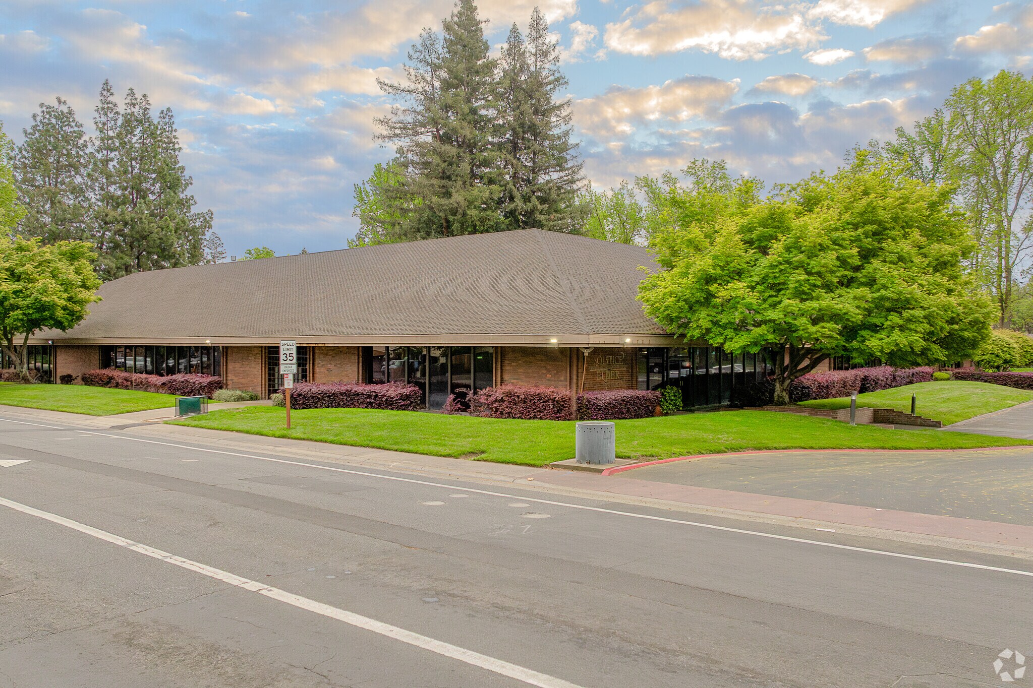 800 Howe Ave, Sacramento, CA à louer Photo principale- Image 1 de 7