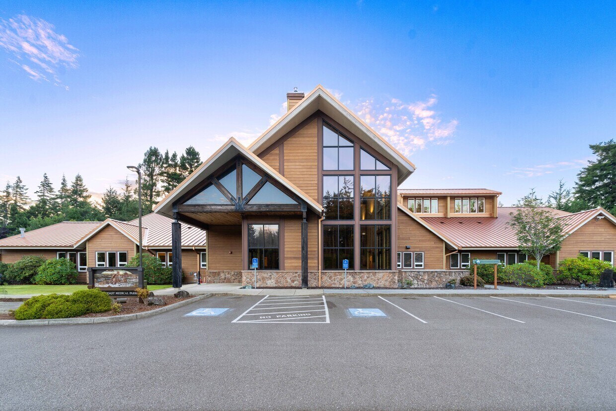 1963 Thompson Rd, Coos Bay, OR à louer Photo du bâtiment- Image 1 de 16