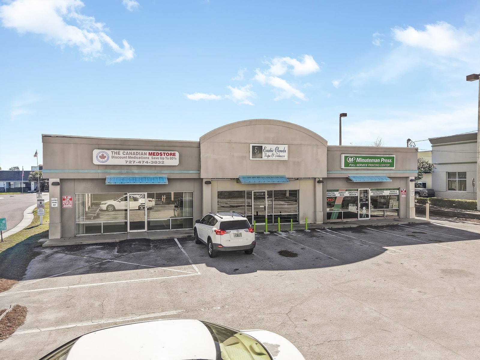 2475 E Bay Dr, Largo, FL à louer Photo du bâtiment- Image 1 de 23