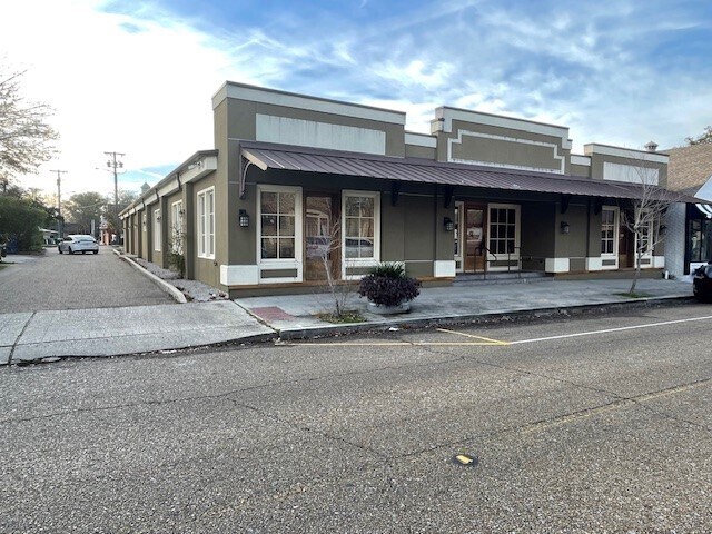 421 N Columbia St, Covington, LA à louer - Photo du bâtiment - Image 1 de 1