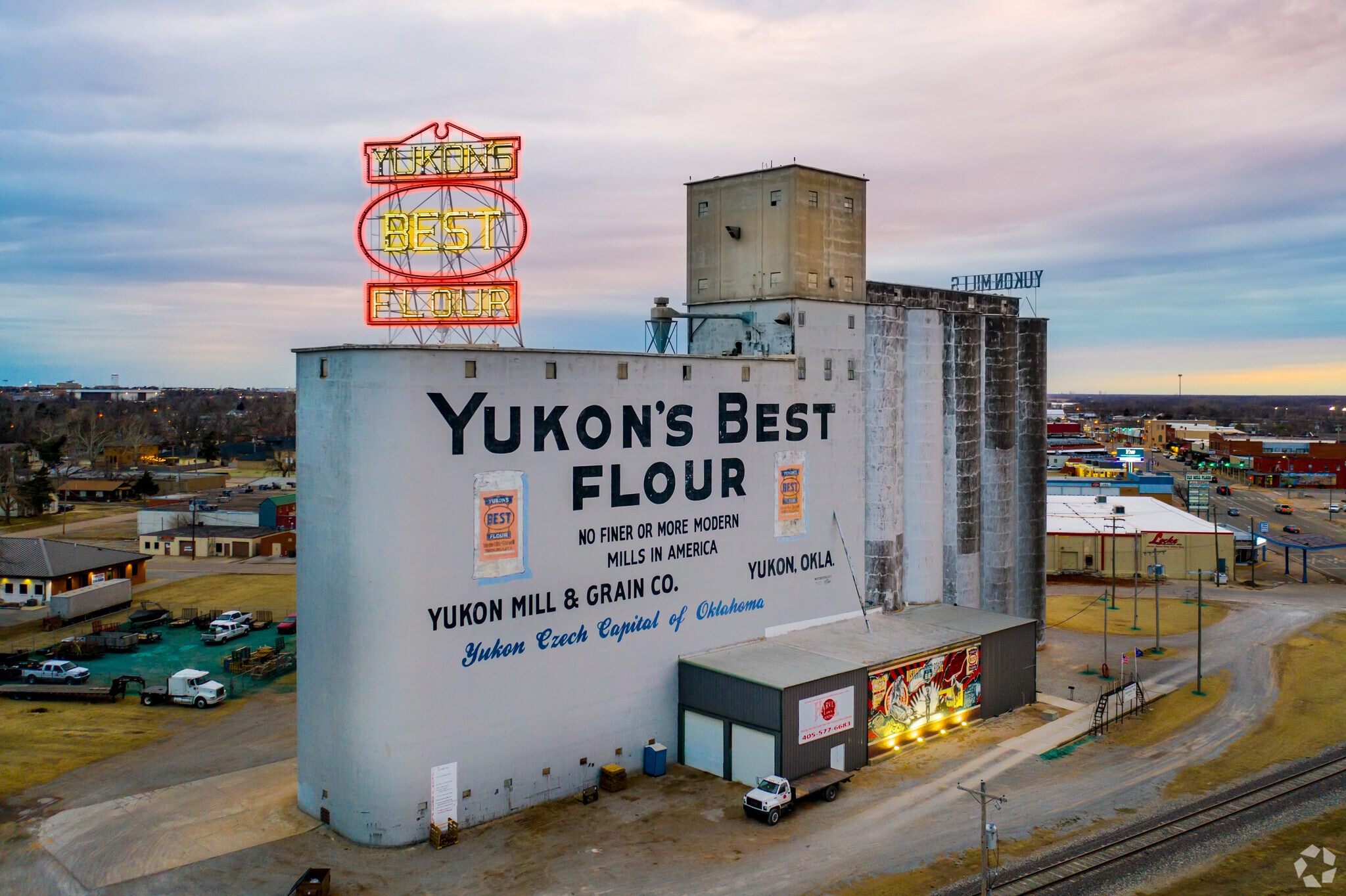 220 W Main St, Yukon, OK à vendre Photo principale- Image 1 de 3