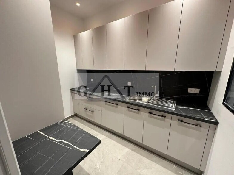 Industrial in Saint-Michel-sur-Orge for lease - Interior Photo - Image 3 of 5