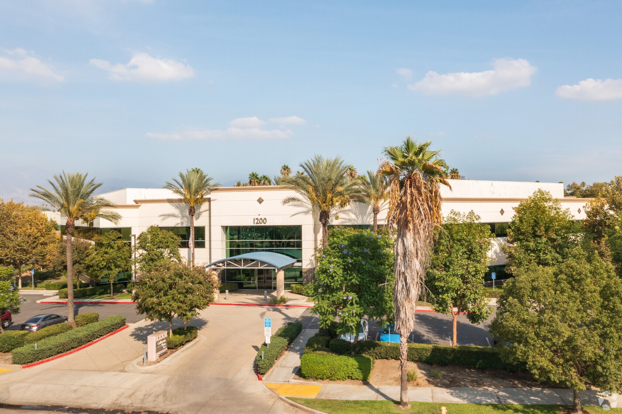 1200 California St, Redlands, CA à louer Photo principale- Image 1 de 13