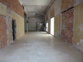 Retail in Tortosa, Tarragona for lease Interior Photo- Image 2 of 3