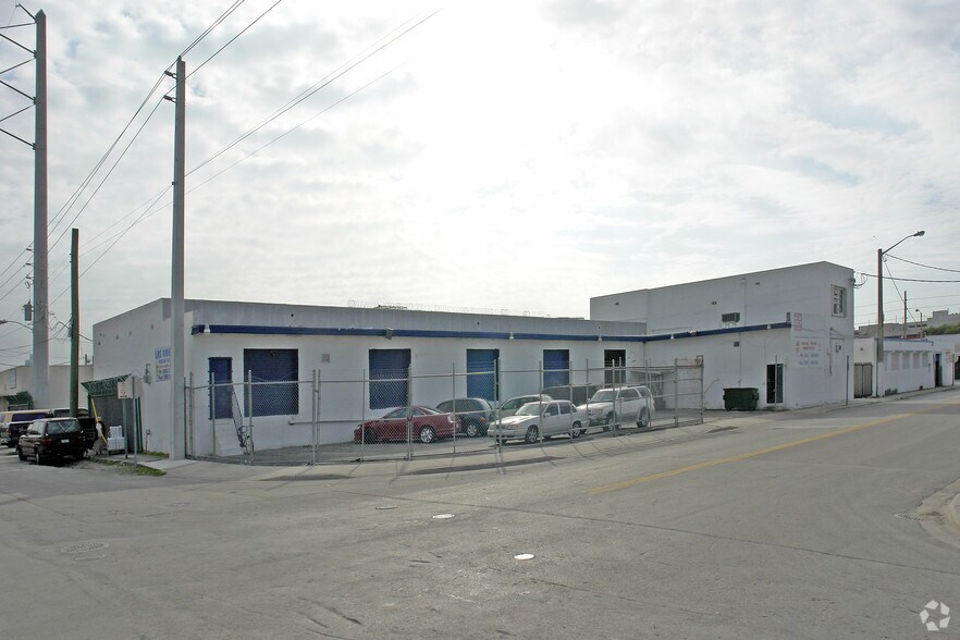 Allapattah Industrial Assemblage portefeuille de 3 propriétés à vendre sur LoopNet.ca - Photo du bâtiment - Image 2 de 4