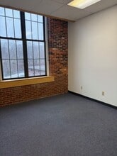 2 Storer St, Kennebunk, ME à louer Photo intérieure- Image 2 de 2