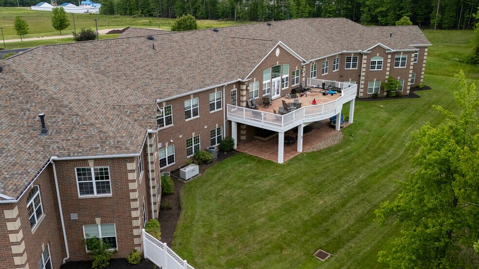 387 Golfview Ln, Highland Heights, OH à vendre - Photo du bâtiment - Image 3 de 24