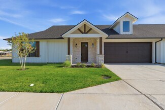Plus de détails pour 200-210 Ewell st, Granbury, TX - Multi-résidentiel à vendre
