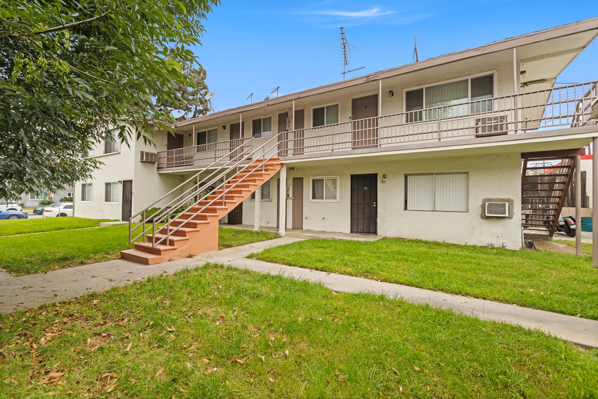 1760 Cordova St, Pomona, CA à vendre Photo du bâtiment- Image 1 de 1