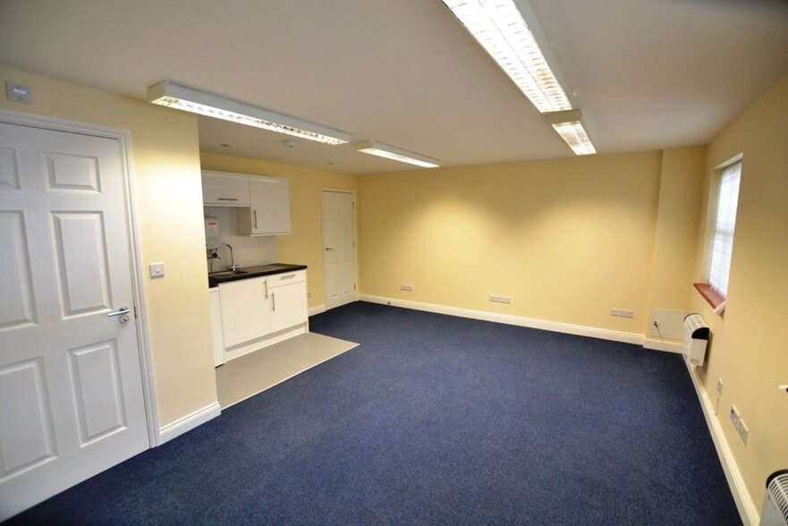 11 Wellington St, Luton for lease - Interior Photo - Image 1 of 2
