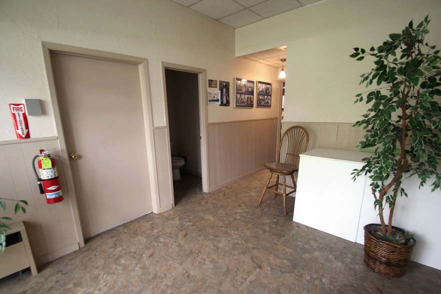 12351 Prospect Rd, Strongsville, OH for lease - Building Photo - Image 3 of 6