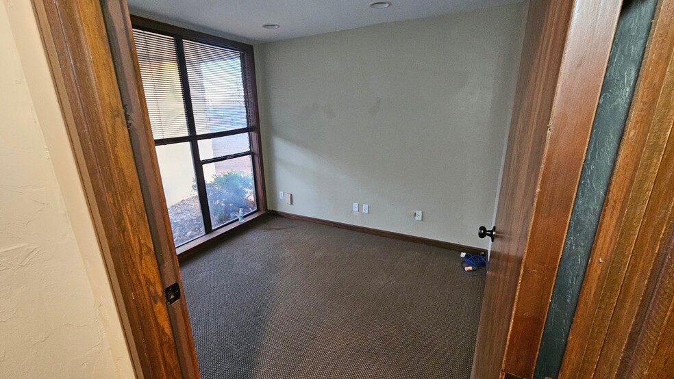 6406 N Santa Fe Ave, Oklahoma City, OK for sale - Building Photo - Image 2 of 10