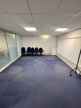 English Clos, Hove for lease Interior Photo- Image 2 of 5