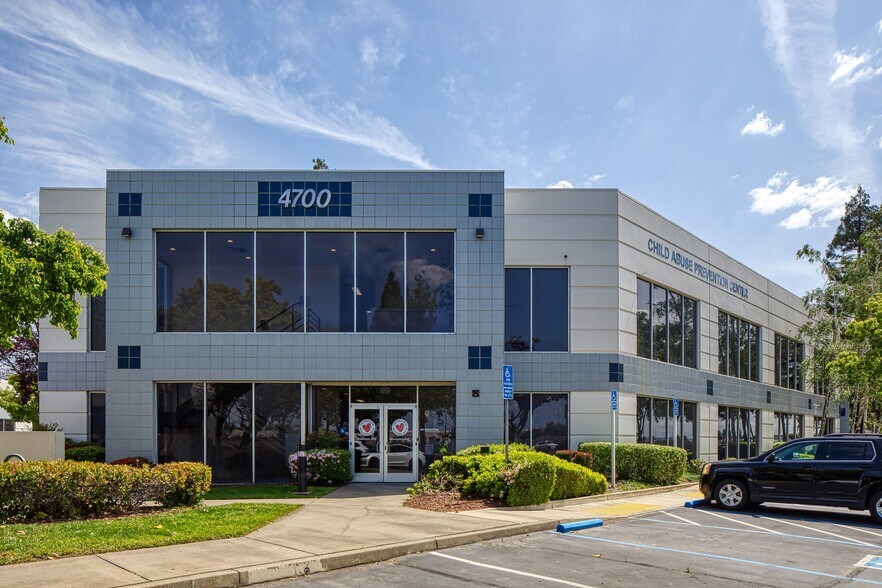 4700 Roseville Rd, North Highlands, CA à louer - Photo du bâtiment - Image 3 de 4