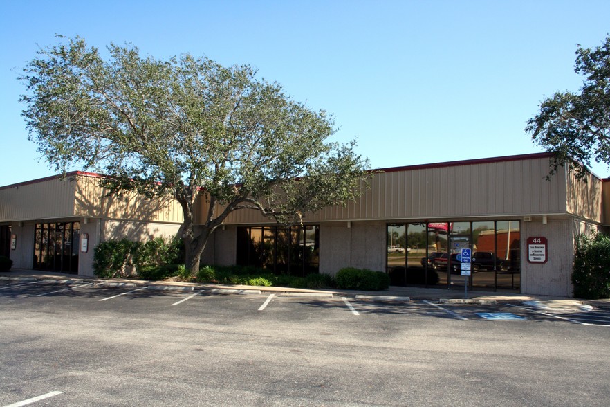 4410 Dillon Ln, Corpus Christi, TX for lease - Building Photo - Image 2 of 4