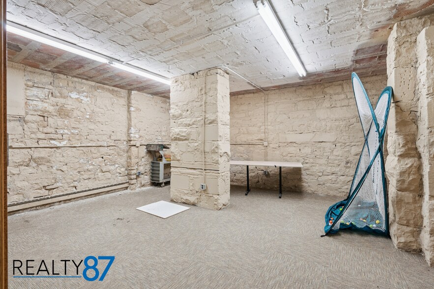 724 3rd Ave SE, Cedar Rapids, IA à louer - Photo intérieure - Image 3 de 44