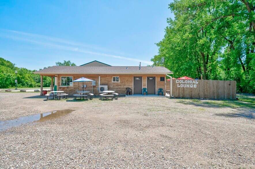 100 Hill Ave, Spirit Lake, IA à vendre - Photo du bâtiment - Image 3 de 18