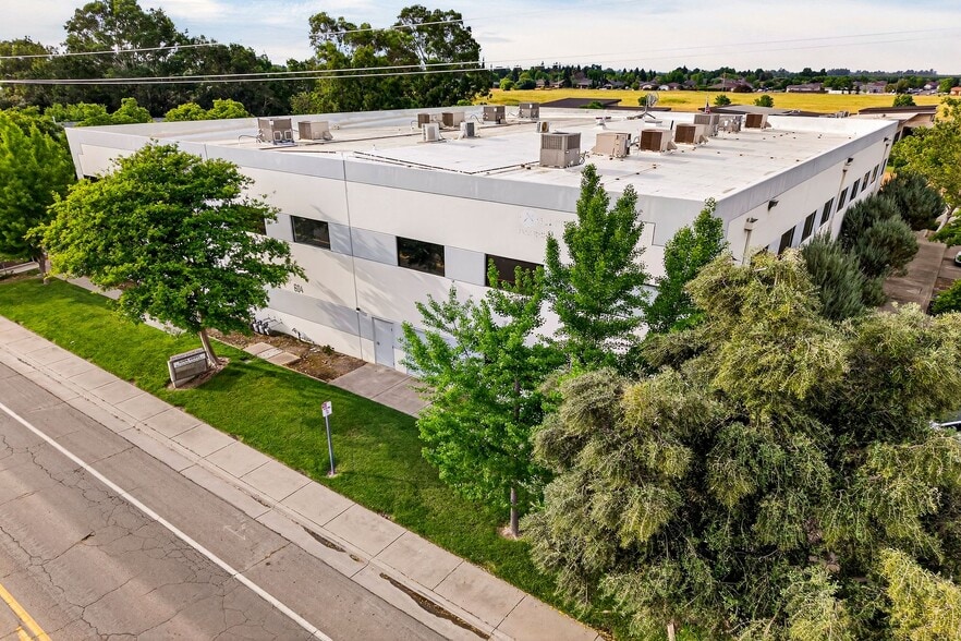 604 E Walker St, Orland, CA for sale - Building Photo - Image 2 of 23