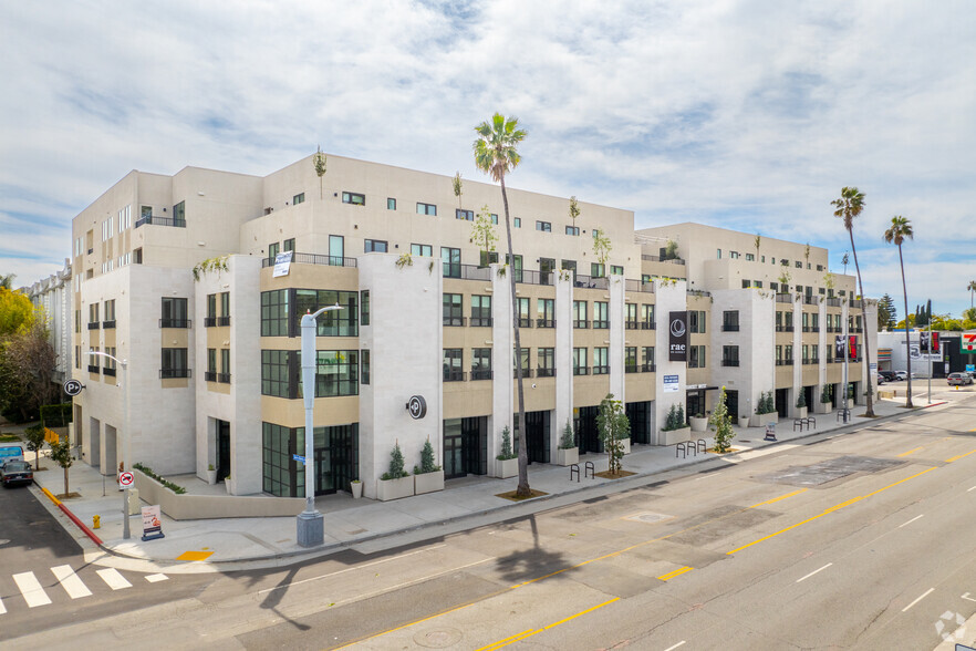 7566 W Sunset Blvd, Los Angeles, CA for lease - Building Photo - Image 2 of 7