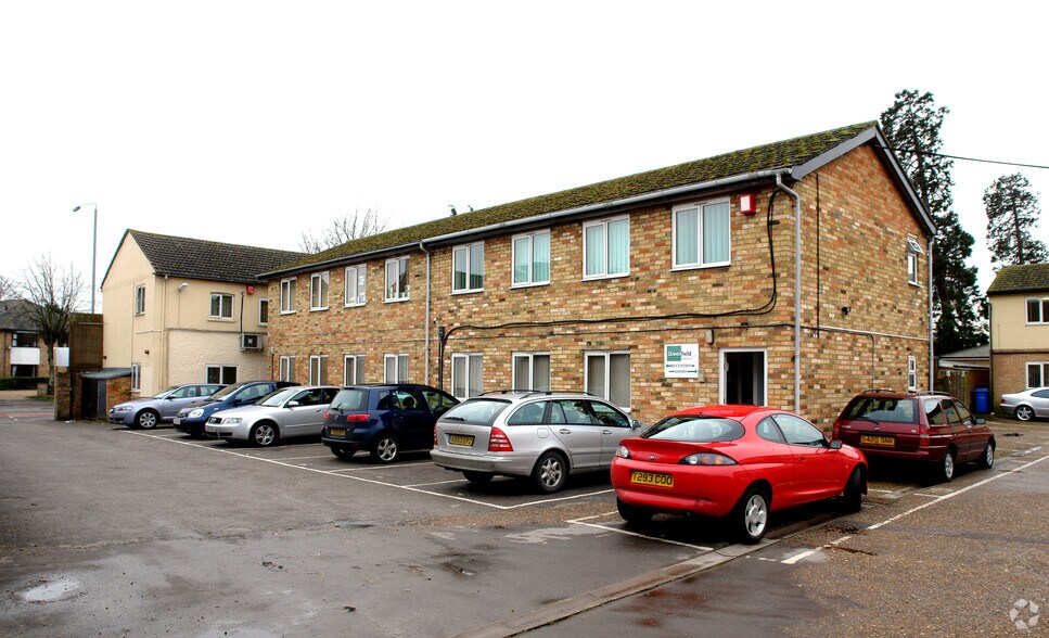 31-31A St Neots Rd, St Neots à louer - Photo principale - Image 1 de 1