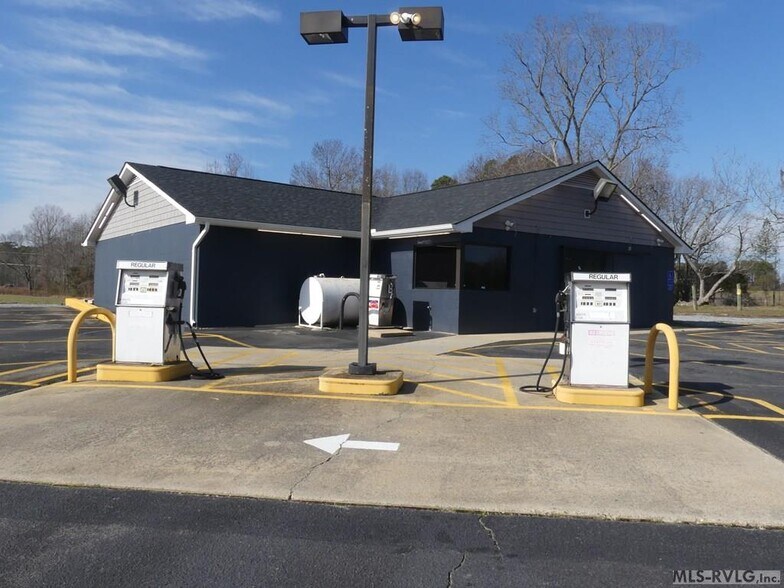 1250 Gaston Rd, Skippers, VA à vendre - Photo du bâtiment - Image 2 de 8