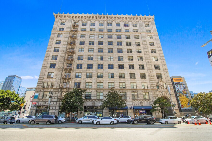 710-714 W Olympic Blvd, Los Angeles, CA à louer - Photo du bâtiment - Image 3 de 10