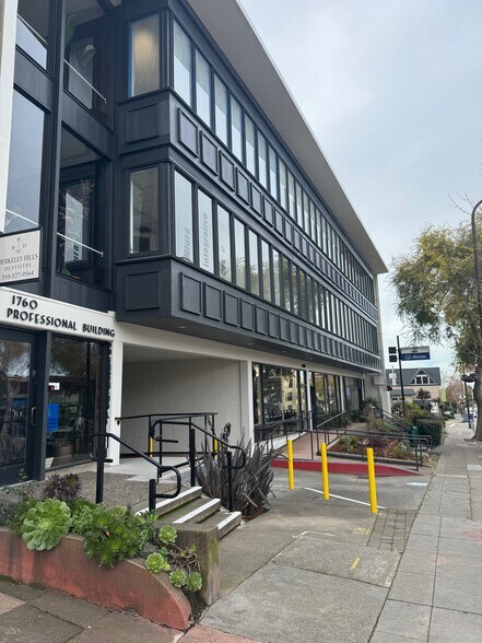 1760 Solano Ave, Berkeley, CA à louer - Photo du bâtiment - Image 3 de 18