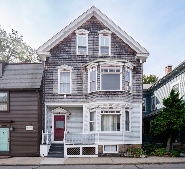 69 Spring St, Newport, RI for sale - Primary Photo - Image 1 of 56