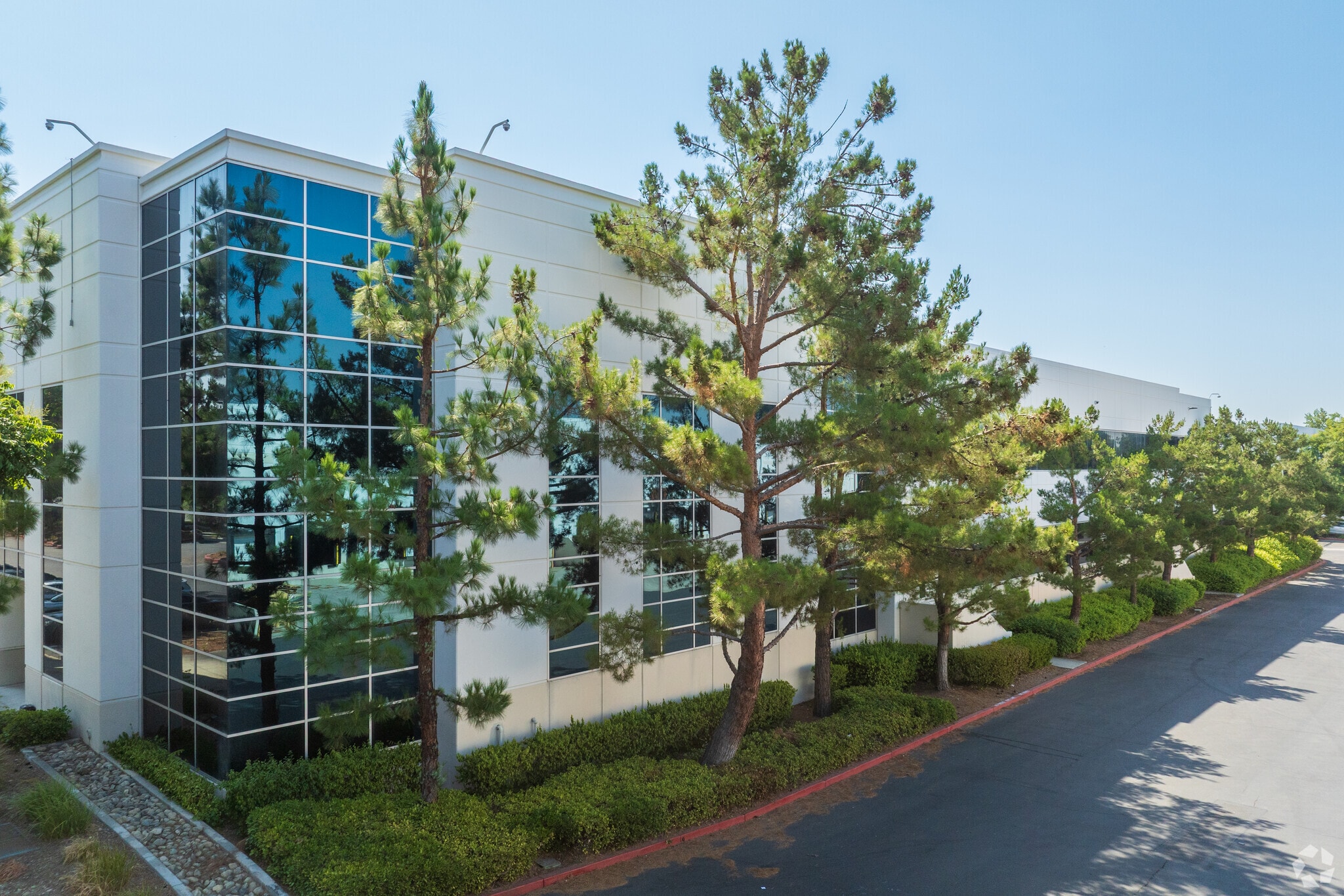 14597 Baseline Ave, Fontana, CA for lease Primary Photo- Image 1 of 6