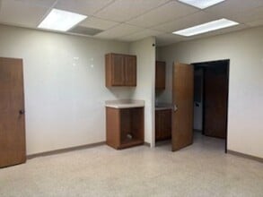 211 W Pleasant Run Rd, Lancaster, TX for lease Building Photo- Image 2 of 16