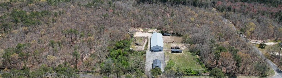 Strategic Mixed-Use Estate: 23.8-Acre portefeuille de 2 propriétés à vendre sur LoopNet.ca - Aérien - Image 3 de 16