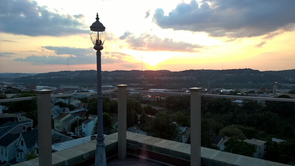 3567 Bigelow Blvd, Pittsburgh, PA à vendre - Photo du bâtiment - Image 2 de 28