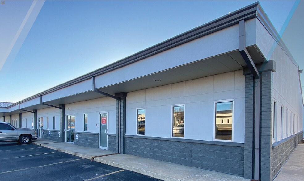 2704 SE Otis Corley Dr, Bentonville, AR à louer - Photo du bâtiment - Image 2 de 13