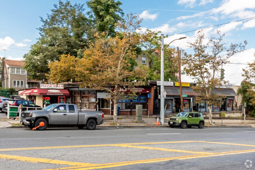 425 Riverdale Ave, Yonkers, NY for lease - Primary Photo - Image 1 of 3