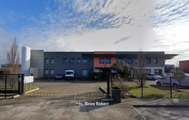 Flex in Saint-Priest for lease Building Photo- Image 1 of 6