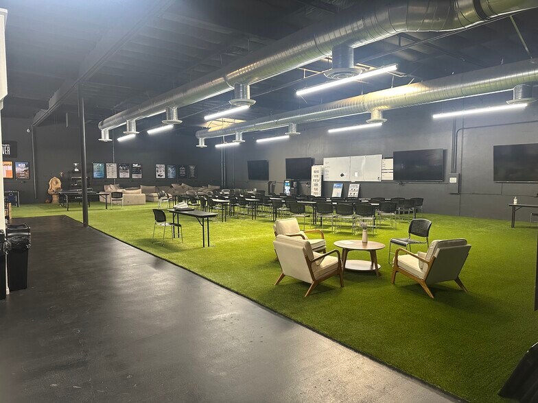 8460 Red Oak St, Rancho Cucamonga, CA à louer - Photo intérieure - Image 3 de 22