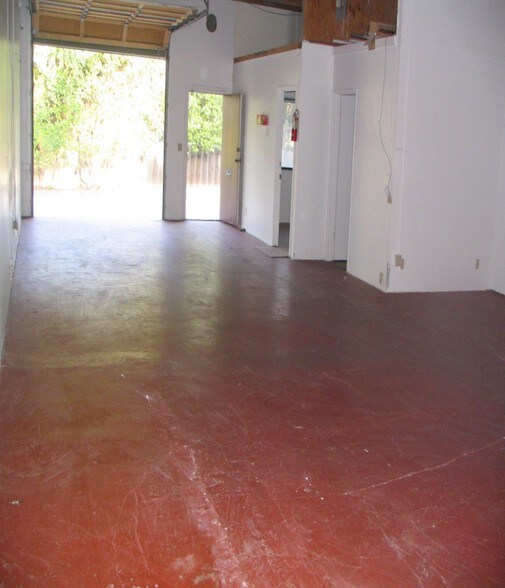 1157 Forest Ave, Pacific Grove, CA à louer - Photo intérieure - Image 3 de 26