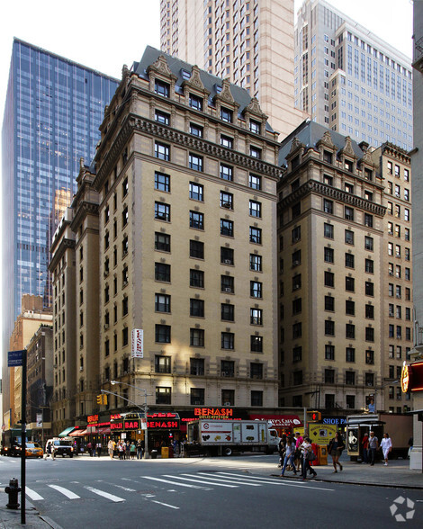 853 Seventh Ave, New York, NY à louer - Photo principale - Image 1 de 2