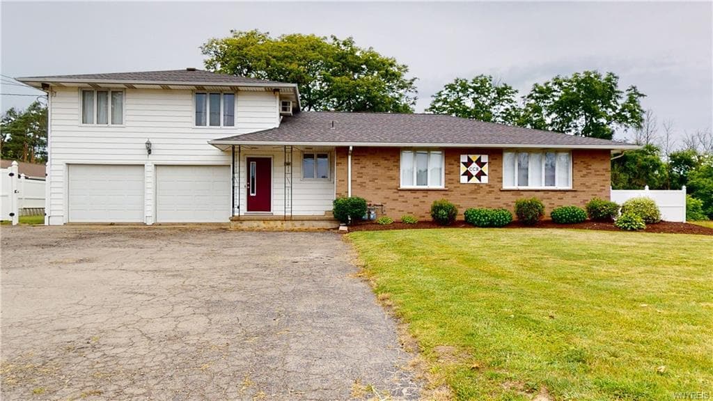 2305 Lockport Rd, Sanborn, NY for sale Primary Photo- Image 1 of 8