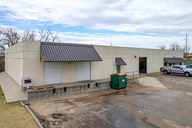 Plus de détails pour 931 N Ann Arbor Ave, Oklahoma City, OK - Industriel à louer