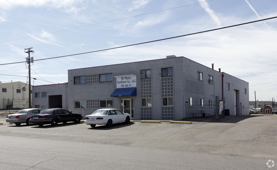 Brighton Blvd & York St - Portfolio Sale portefeuille de 5 propriétés à vendre sur LoopNet.ca - Photo du bâtiment - Image 2 de 5