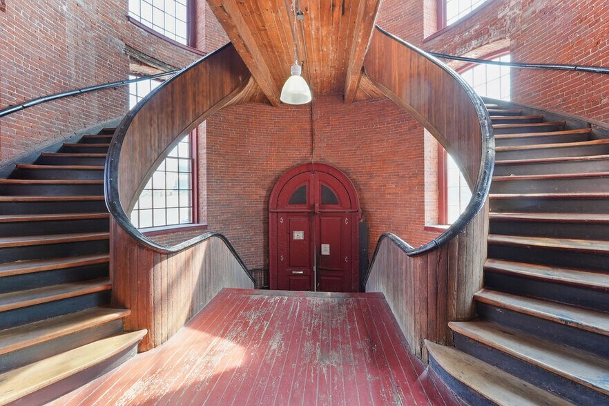118-122 Manton Ave, Providence, RI à louer - Photo du bâtiment - Image 3 de 9