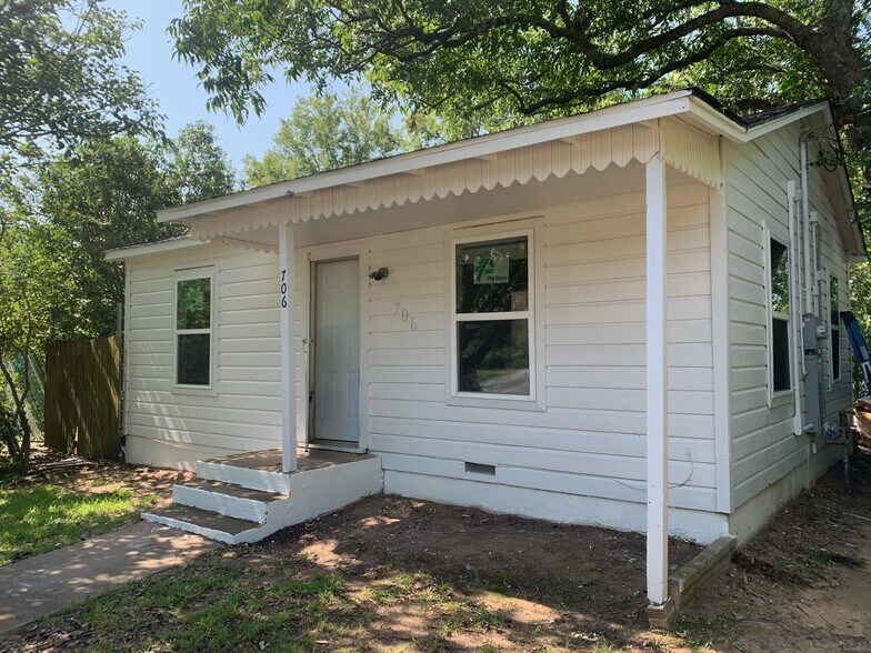 706 E Acheson Rd, Denison, TX à vendre - Photo principale - Image 1 de 1