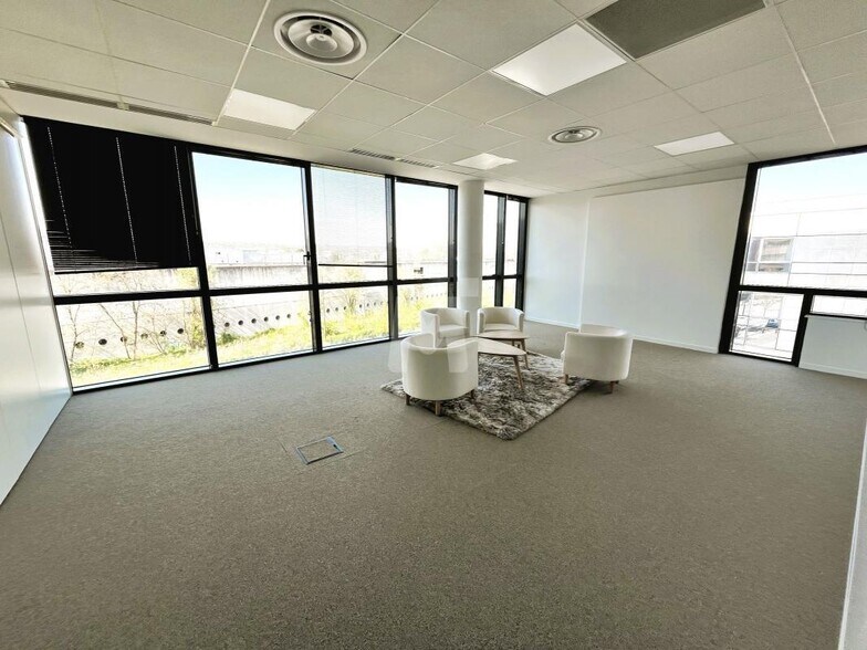 Bureau dans Massy à louer - Photo du bâtiment - Image 3 de 21