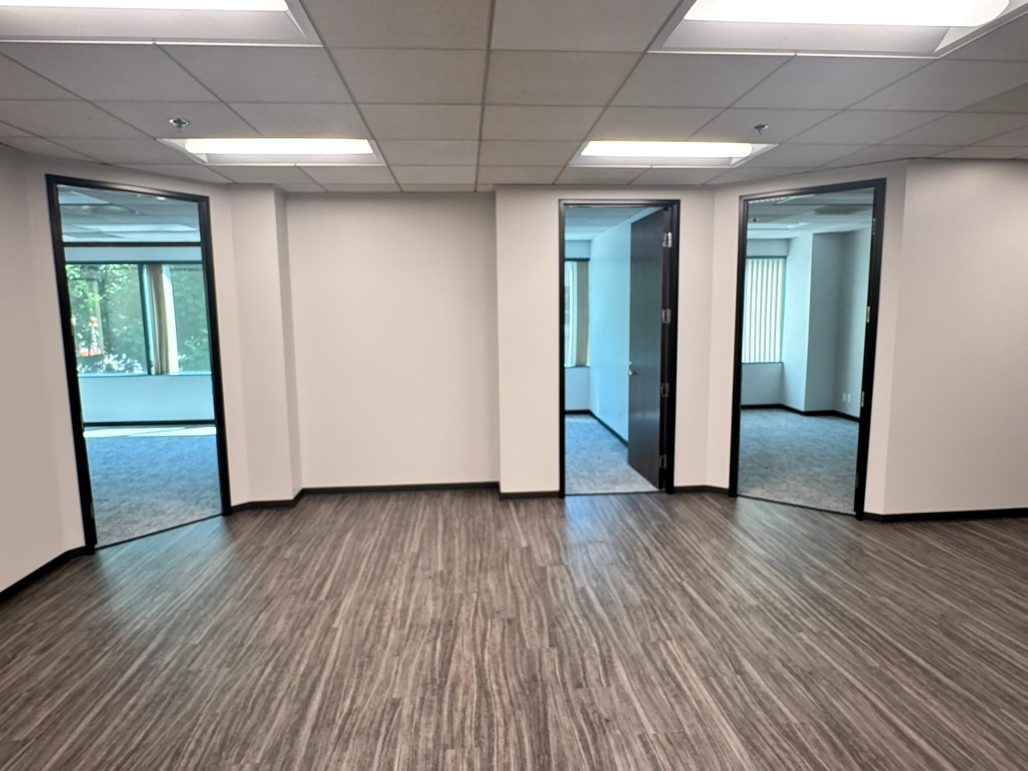 5550 Topanga Canyon Blvd, Woodland Hills, CA for lease Interior Photo- Image 1 of 3