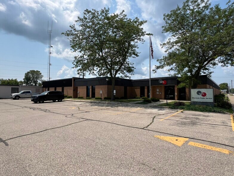 1717 10th Ave, Menominee, MI à vendre - Photo du bâtiment - Image 3 de 25