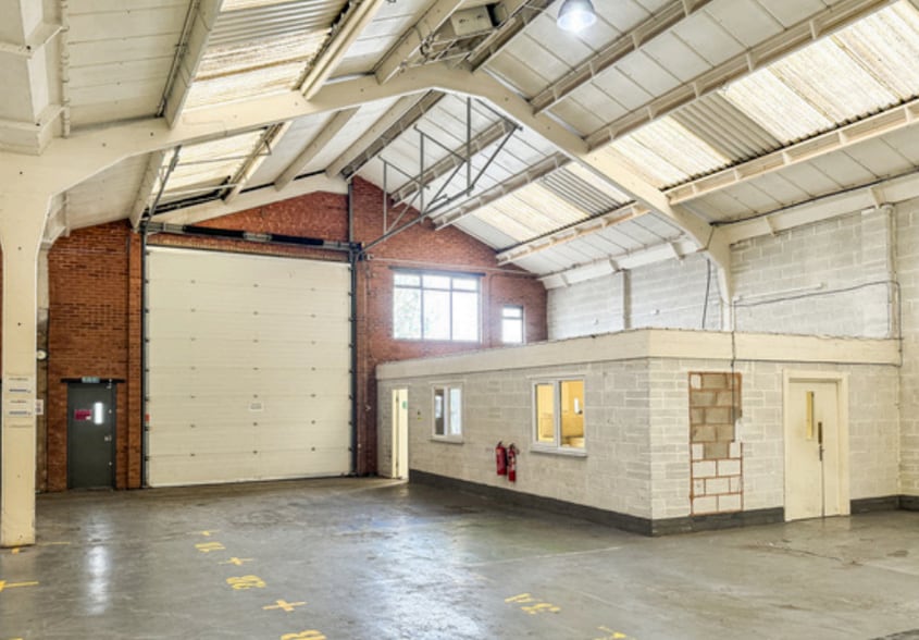 Middlemore Ln W, Aldridge for lease - Interior Photo - Image 2 of 3