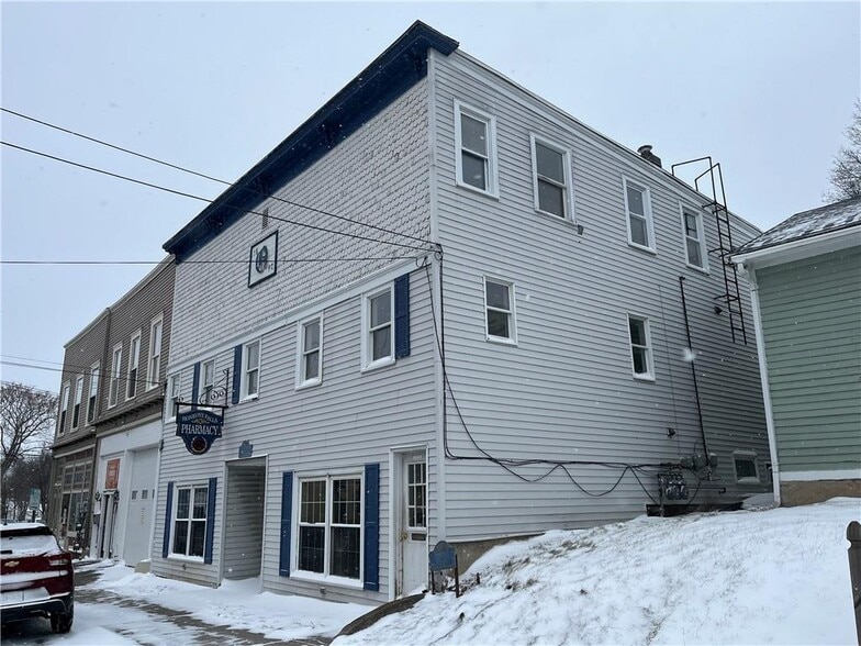 10 Ontario St, Honeoye Falls, NY à vendre - Photo du bâtiment - Image 3 de 13
