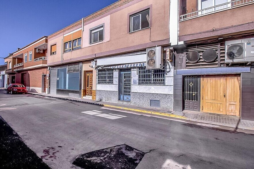 Immeuble residentiel dans Valdepeñas, Ciudad Real à vendre - Photo du bâtiment - Image 2 de 11