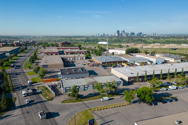Plus de détails pour 1247 36th Ave NE, Calgary, AB - Industriel à vendre